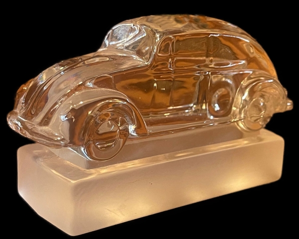 Volkswagen Beetle Paperweight 1950 FK Galena on base (4586)